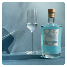 Lade das Bild in den Galerie-Viewer, DICK &amp; STEIN GIN - unfiltered london dry gin - 45,7% vol. - 50cl
